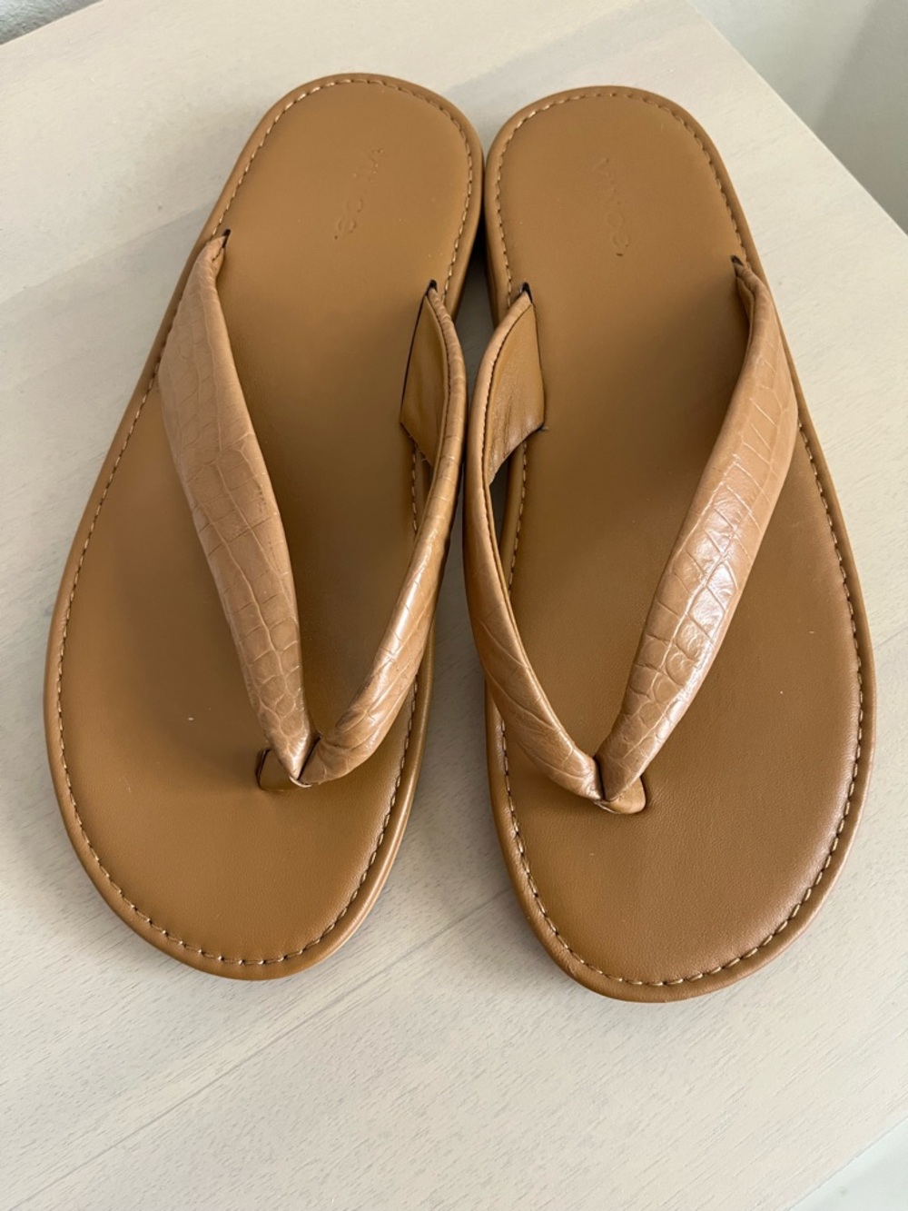 VINCE Men’s Tan Leather-Look Flip Flop Sandals size 11